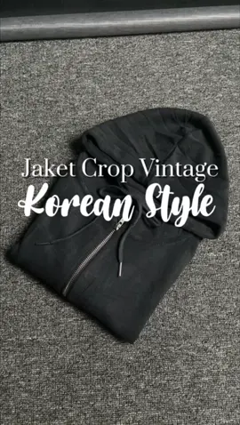 iih cakep banget ini mah 😍🖤 #jaketcrop #jaketvintage #koreanstyle #btatkaosofficial @BTATKAOSOFFICIALSHOP 