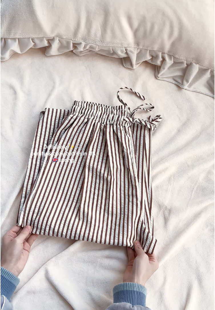 Definitely ✨🫧 comfy & cozy outfits in UK 🇬🇧spring #Thatgirl #springoutfit #springvibes #OOTD #dealdrops #tiktokmademebuyit #spotlightfinds #striptrouser 