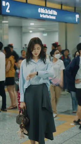 Hẹn gặp cả nhà 12h ngày 28/3 với những chiếc deal siêu chấn động nha. Và mai Ngân sẽ post 1 thử thách để cả nhà cùng tham gia với Ngân nè.  #ThuyNgan #VoCanh #devee #SaleXuanHe #ThuyNganMegalive 