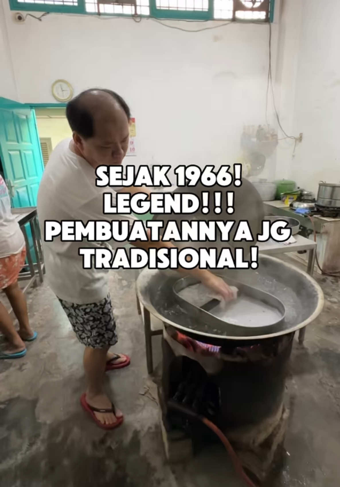[Makanan mengandung 🐷🐷🐷] Ini LEGEND! Sejak 1966, ENAKKK SANGAT!! 👍🏻👍🏻👍🏻 Yg langganan yuk comment! Yg blom pernah, wajib cobain! Awas ketagihan 😍🙌🏻 📍Ci Chiong Fan Acai Jl. Gandhi, no.57/123, Medan (12.00-18.00) Jl. Yoserizal simp Jl Kotacane, Medan (17.00-21.30) Minggu tutup