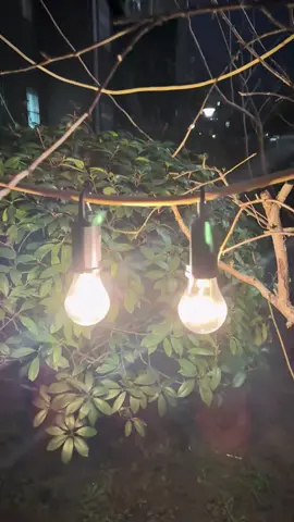 Bóng đèn tích điện năng lượng mặt trời, chống nước, có móc treo tiện lợi #bongdentichdien #dennangluongmattroi #xuhuong 