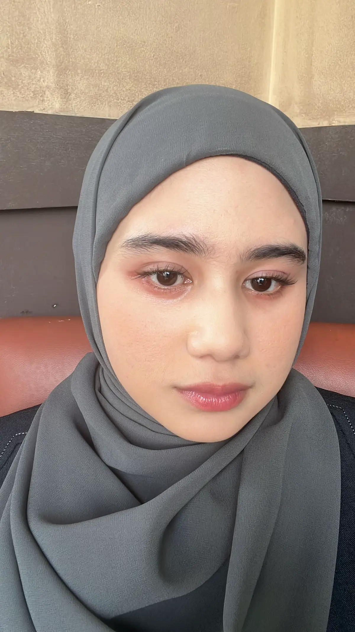 hari hari tersakiti di film “Norma: Antara Mertua dan Menantu”  dari 28 hari total day shoot, kayaknya cuma 4 hari yang ga ada adegan nangis 🤣 huaaaah akhirnyaa setelah sekian lama gak ngambil project genre drama, memberanikan diri lagi untuk memulai!! gak sabar LEBARAN tayang di bioskop!! semoga hasilnya kalian suka yaaaah.. kita saksikan film ini bareng bareng!! okay okay??