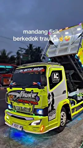 umume buaya betina😌 #fypp #drivermuda #fyp #cantermania #dumptruck #fypage #pasirmerapi #seleraramadan #yellow #xybcafyp #storytrukmbois #trukpasir #kendal24jam #4u 