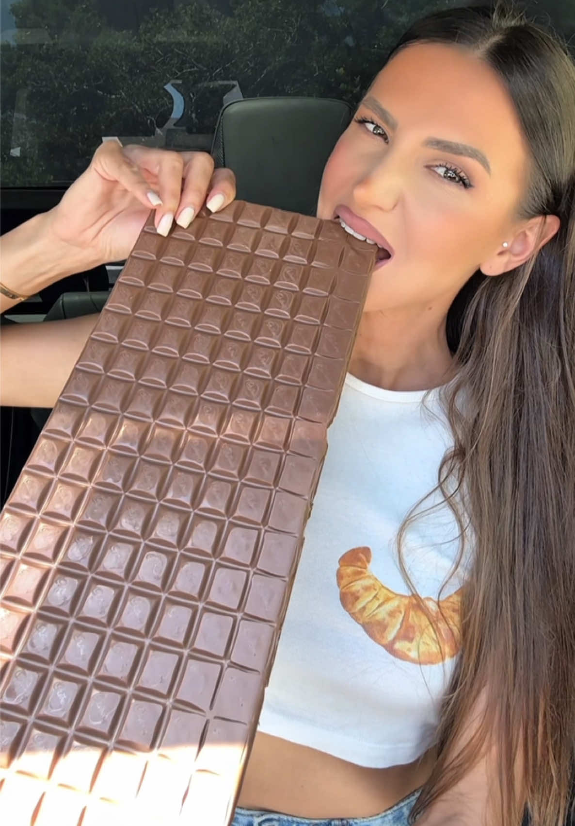 Giant Cadbury chocolate 🍫 why it’s so good with pistachios 🤤#pistachio#chocolate#pistachiochocolate #nutella #mukbang #food #foodtiktok #eating #hungry #treats #yummy #asmr #sweets #delicious #cadbury #viral 
