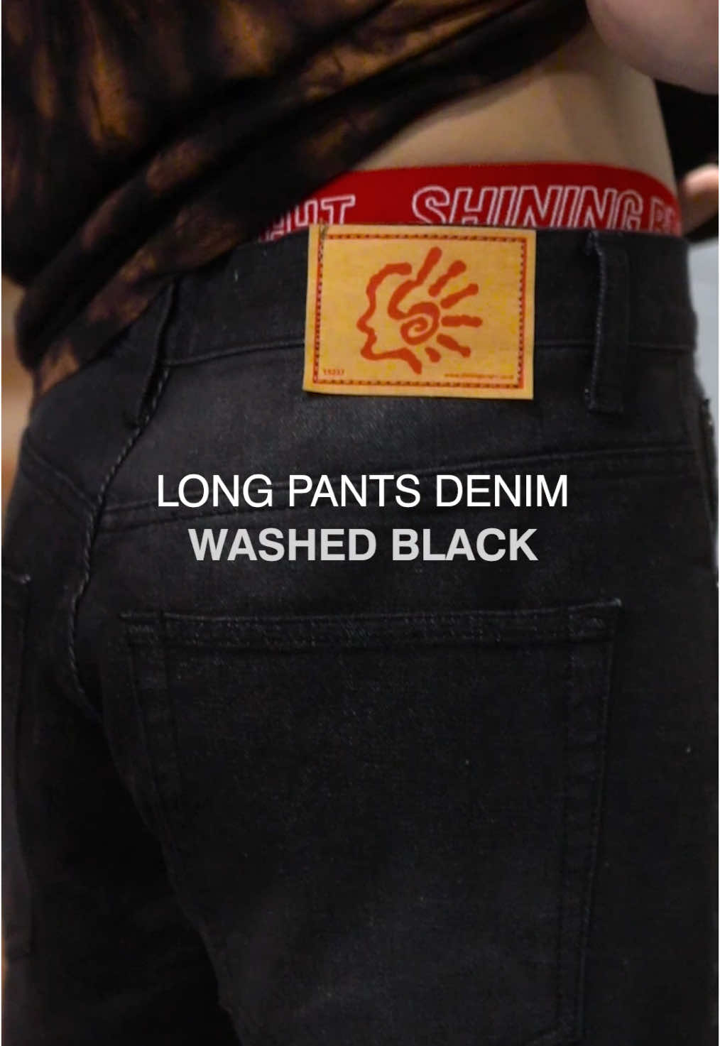 Woooy DENIM BARU TAKBIRRR Cuttingan nya lose ya, panjang sampe ke tanah gak bakal ngatung buat orang tinggi. Ni mimin taro keranjang 🔥 #shiningbrightco 