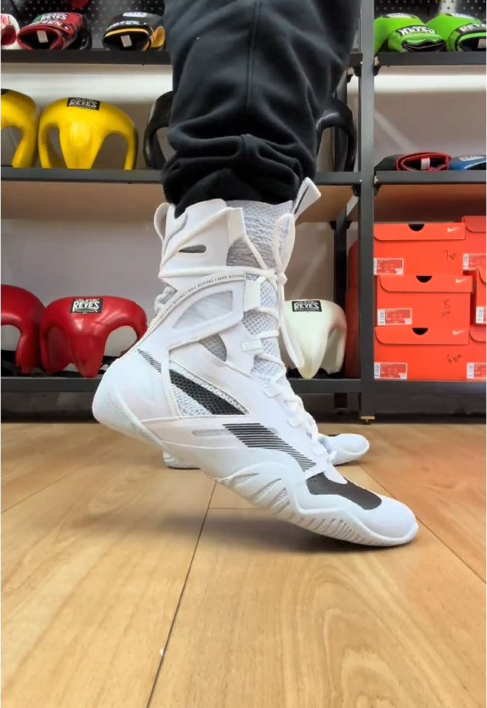 Check out the new Nike Machomai 3 and Nike Hyper KO 2, available now at MadDogsBoxing.com. Link in bio!#NikeMachomai3 #BoxingBoots #MadDogsBoxing #BoxingGear #FYP #fyp #birmingham #boxing🥊 #🥊 #UK #brum #maddog #suttoncoldfield #boxingshop #cleto #reyes #cletoreyes #nike 