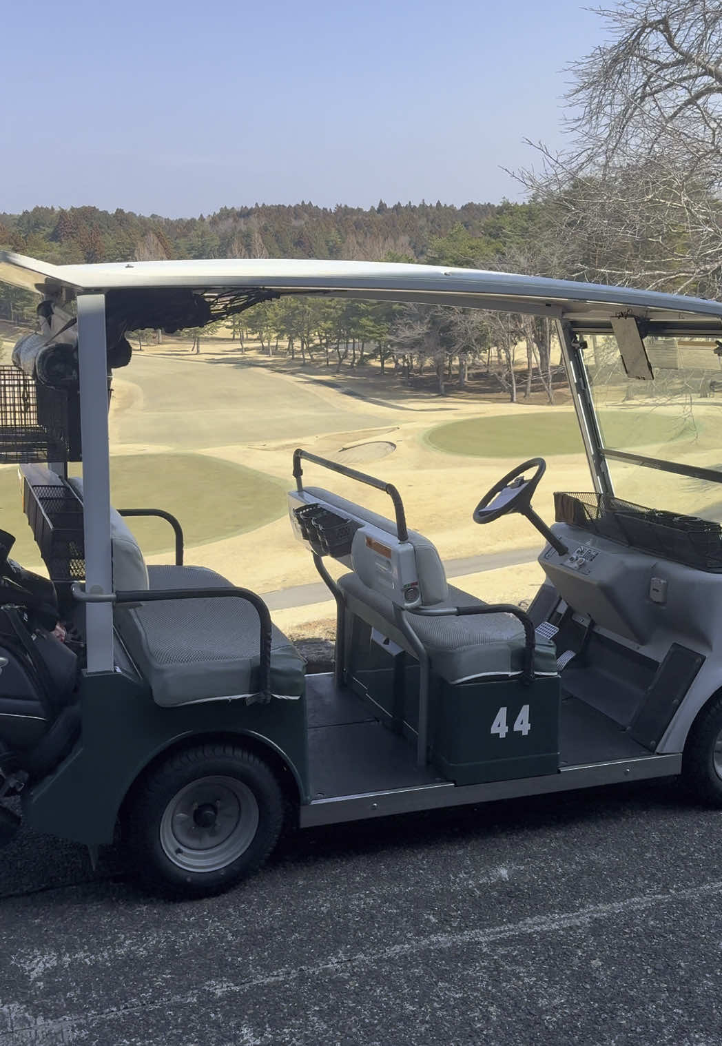 Self driving golf cart is wild… welcome to Japan. 
