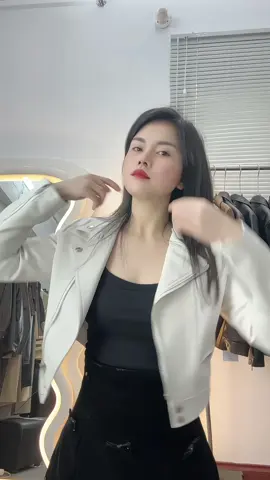 Áo da nữ croptop Quảng Châu màu đen, trắng #thuyaoda #aokhoacda #aodanu #aodacroptop #aodaquangchau #aokhoacdanu #aodacobe 