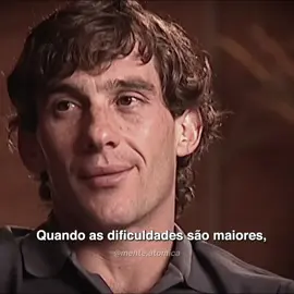 Hoje, Ayrton Senna completaria 65 anos, mas seu legado continua acelerando na mente de quem acredita no impossível.  Ele dizia que quanto maiores as dificuldades, maior é o prazer da conquista — e sua própria trajetória provou isso, da chuva de Mônaco às batalhas em Interlagos, Senna não pilotava apenas carros, mas inspirava pessoas a enfrentarem desafios com coragem.  Porque, no fim, a vitória nunca é só sobre os outros, mas sobre os próprios limites. 🧠:Qual a maior lição que aprendeu com Ayrton Senna? #ayrtonsenna #senna 