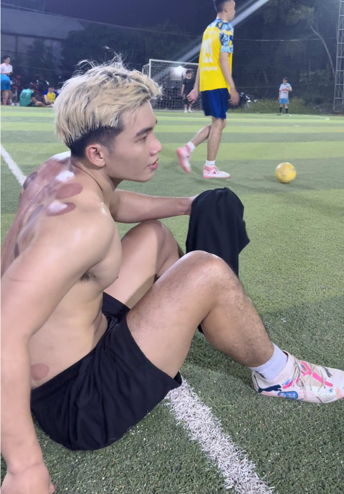 Người yêu e đi đá banh kìa #vanhoangthaiduong 