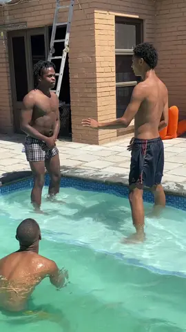 Shadowboxing in a Pool 🤣 ##SAMA28##funnymoments##funnytiktok##laugh##laughing##vlogging##canidoit##SAMA28