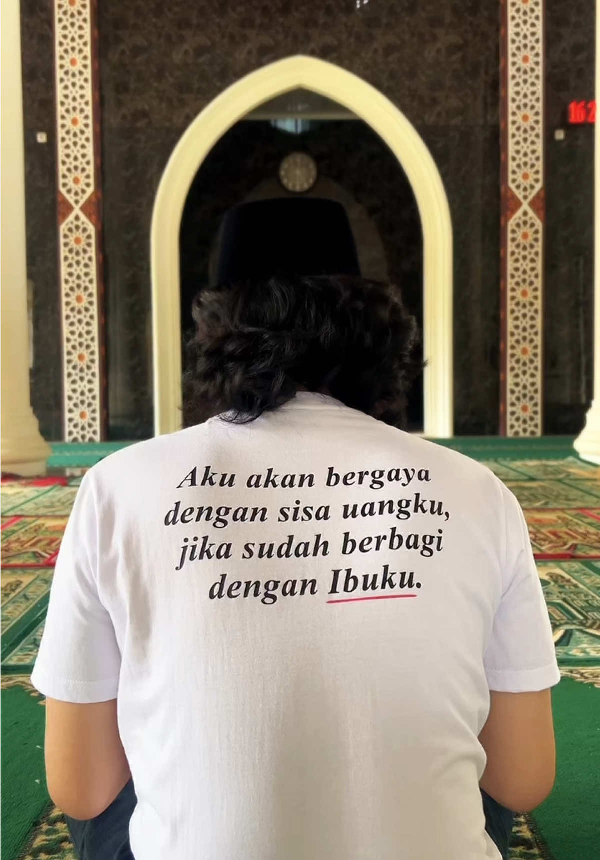 Semoga ibu kita semua selalu di berikan kebahagiaan 🫶🏻  Untuk pembelian kaosnya klik link di bio kami ya der #ibu #bahagia #mama #fyp 