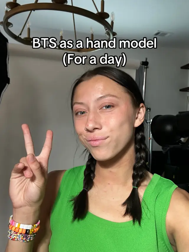 What it’s like to be a hand model for @Savannah Bee Company  #photography#photoshoot#handmodel#modeling#bts#honey#hothoney#foodphotography#savannahbeecompany#fypシ#trending#creatorsearchinsights 