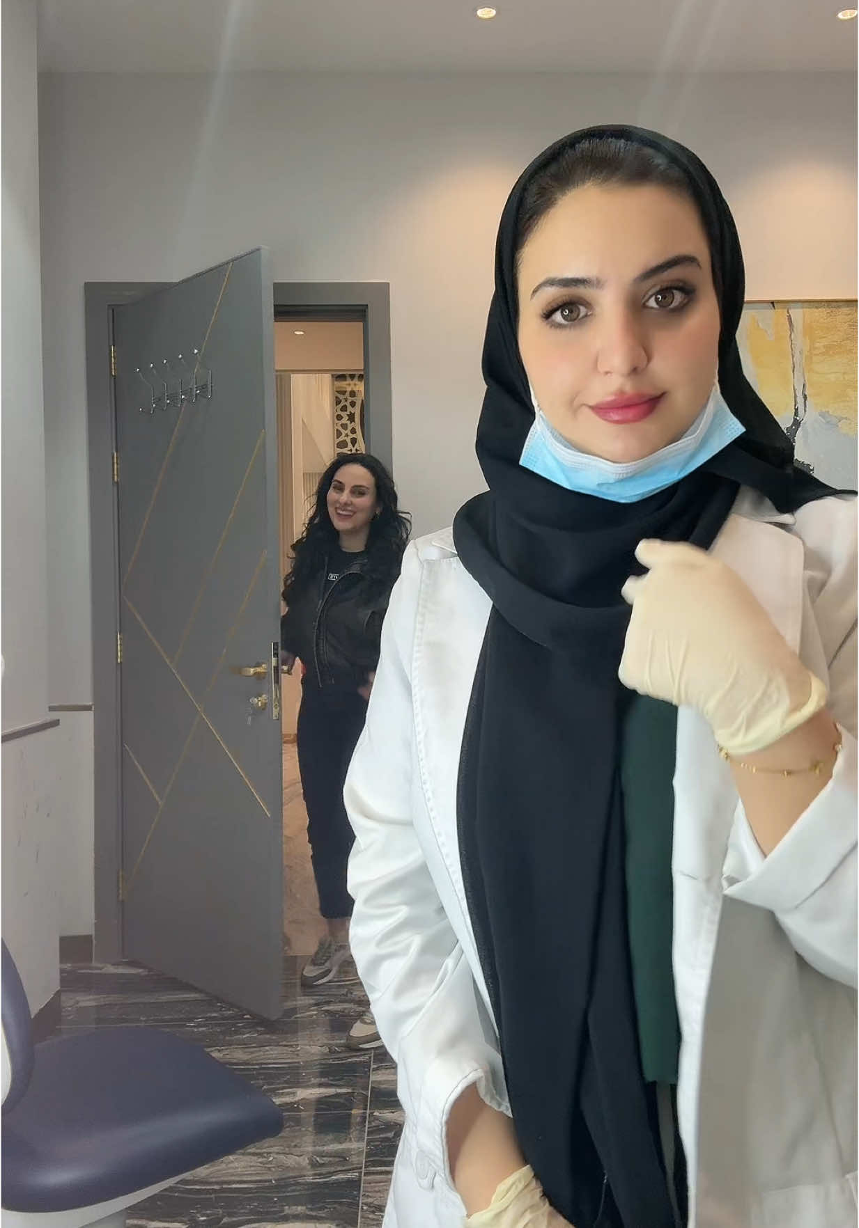 ليش ماتحبون عيادة الأسنان 🤷🏻‍♀️؟ #fyp#foryoupage #viral #طبيبة_اسنان #foryou #dentaltiktok #دكتورة_أسنان #أسنان #dentist 