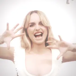 {#MCKENNAGRACE} her teen vogue interview was so cute 🥹 || #mckenna #vogue #teenvogue #31enq #spacegirl #gizmo #videostar #softedit #velocity #grace || @mckenna grace :) 