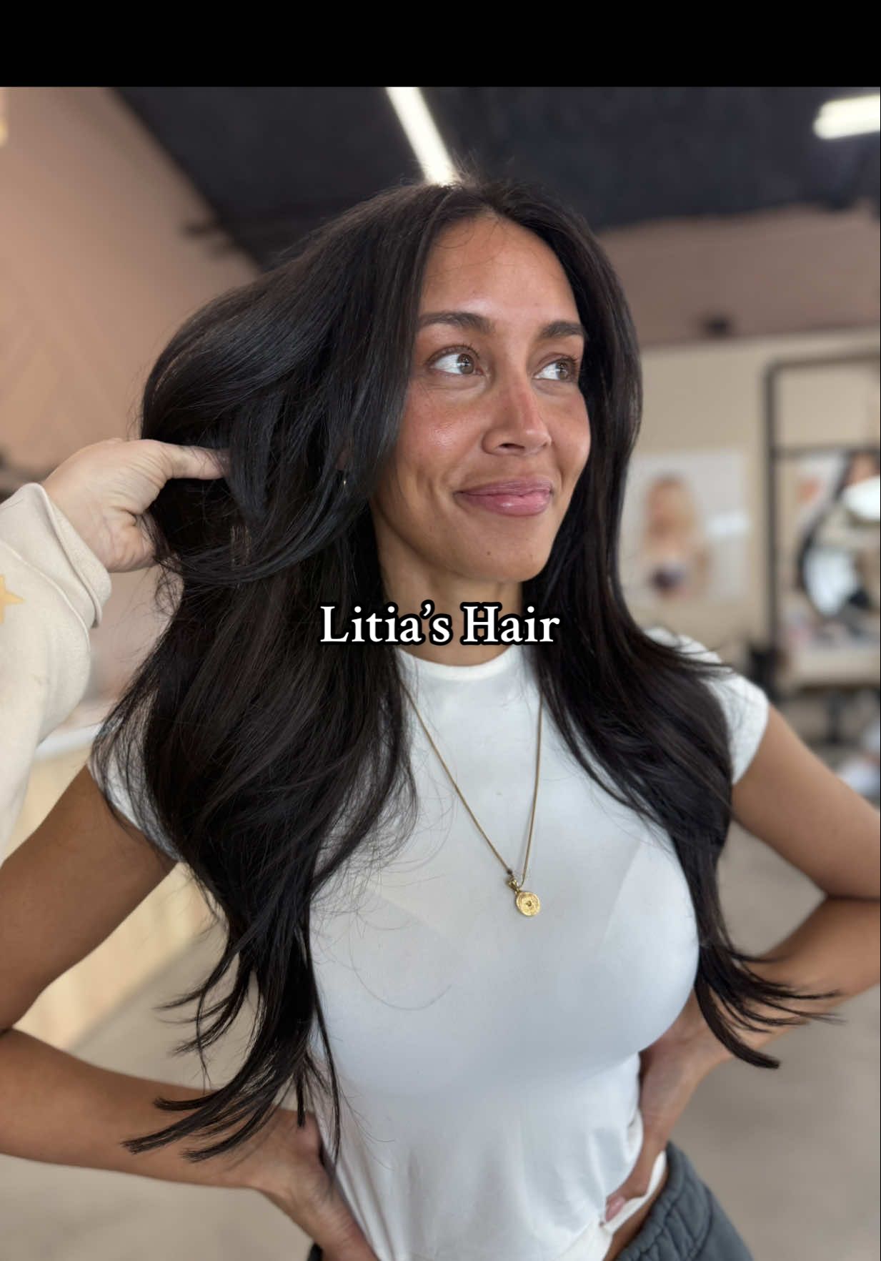 She’s ready for the finale 🔥 @Litia Garr  Color Formula: @Redken 3NN/3NW Extensions: @jzstyles.co The Bailey 