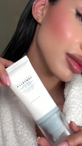 A sunscreen that doesn’t pill under makeup☀️🤍  ad @SKIN1004 US #skin1004 #centella #hyalucica #sunserum #suncare #spf #glowyskin #kbeauty #rdewyfinish #koreanskincare #skincareroutine #calming #summeressentials