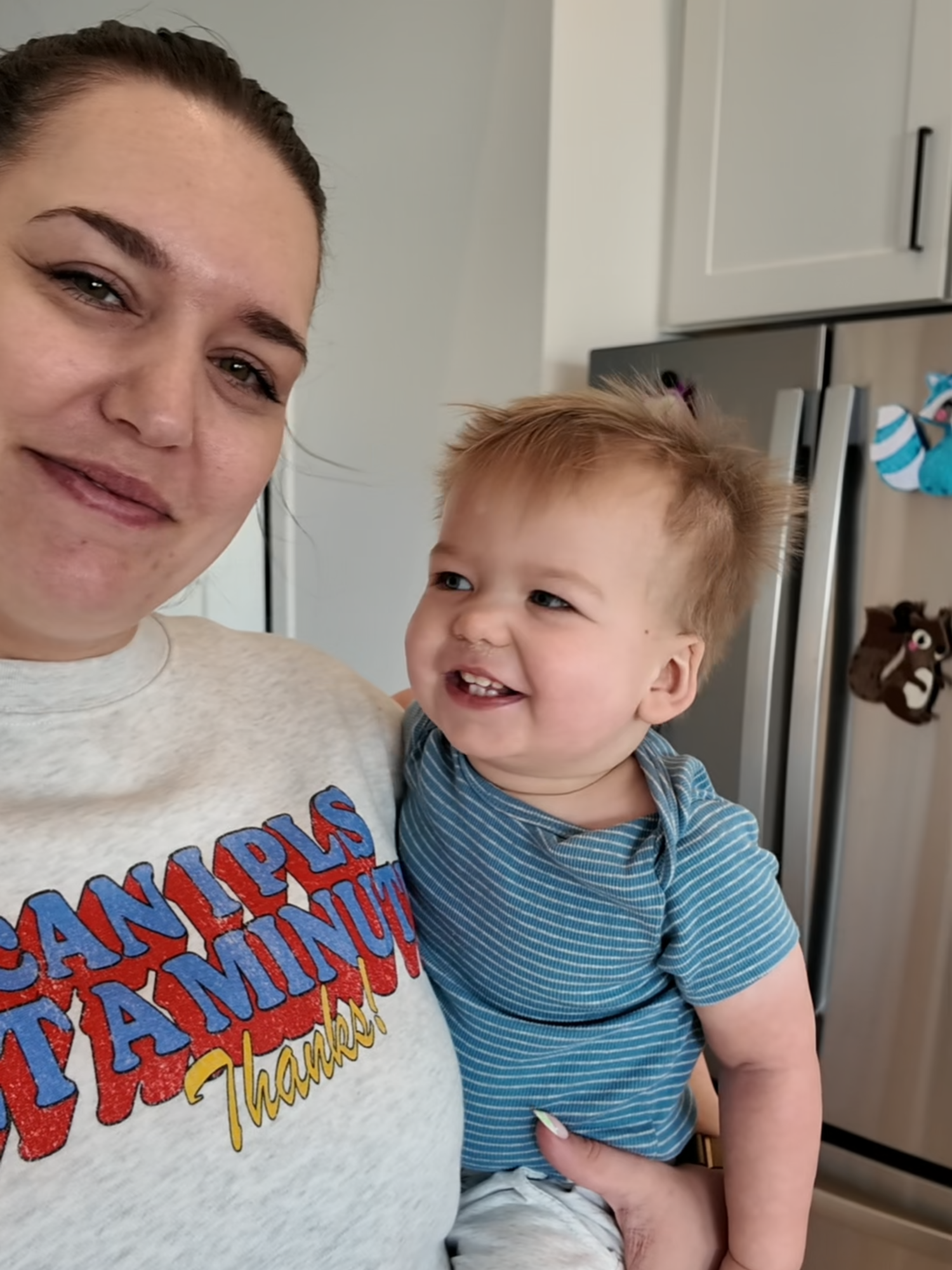 Happy Friday everyone! Use BECS10 when shopping at @hydrojug #momsofinstagram #morningroutine #comfortvlogs #mommorning #family #grwm #hydrojug #Lifestyle #viral #productivity #satisfying #asmr #sahmof3 #realisticmomlife