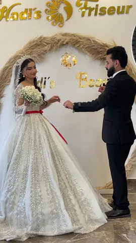 Hadis, Beauty ⚡️Hadis Friseur Fürstenrieder Straße 147 #münchen #friseur #hochsteckfrisur #braut #bride #makeup #viral #dress #abendkleider #viralvo #ticktock #hochzeit #schönheit #beauty 