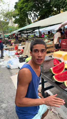 Do jeito que quiser Serjão #fyp #viral_video #frutas #melancia #feira 