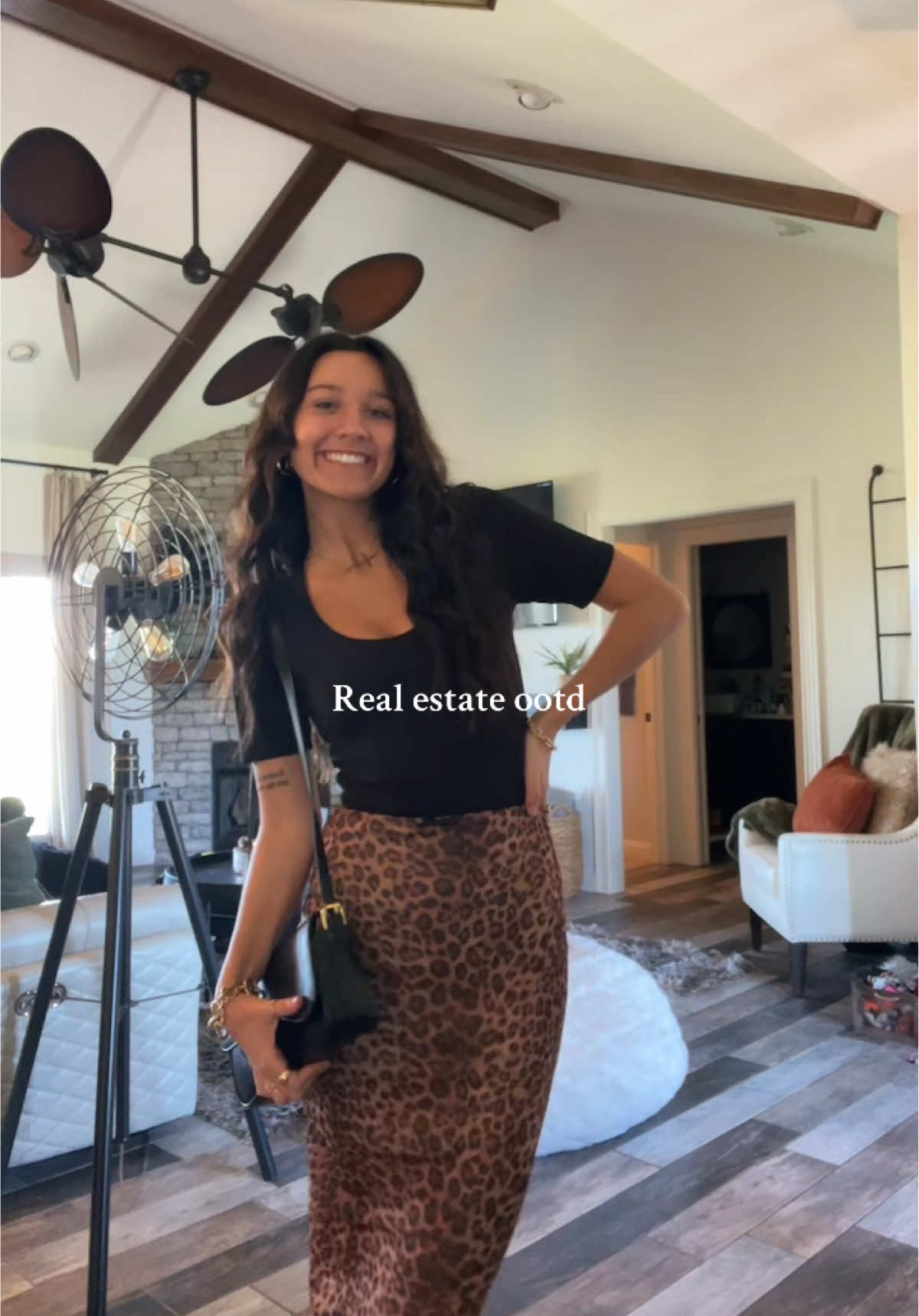 Closing day fit🤎🤎🤎#creatorsearchinsights #foryoupage #fyp #trending #kentucky #louisville #businessoutfits #businesswom #realestate #realtor #closingday #fitcheck #outfitinspo #ootdinspo 