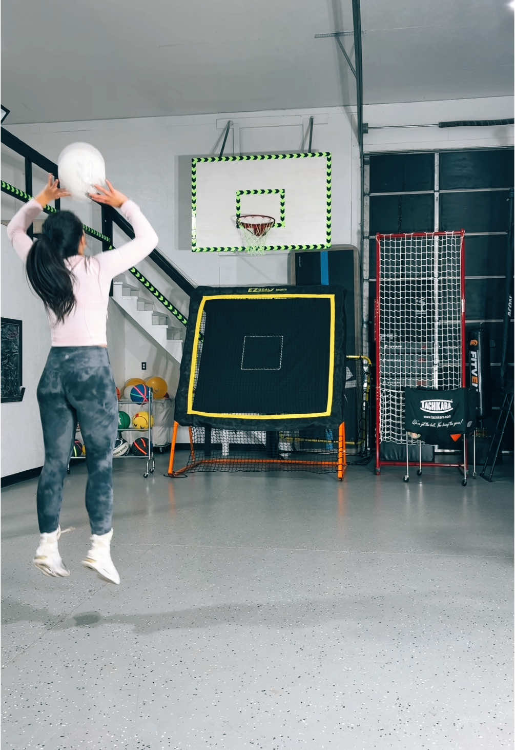 Rebounder Practice!! #volleyball #volleyballworld #volleyballplayer #xycba #unknowncarlyy #foryoupage #fyp #volleyballrebounder 