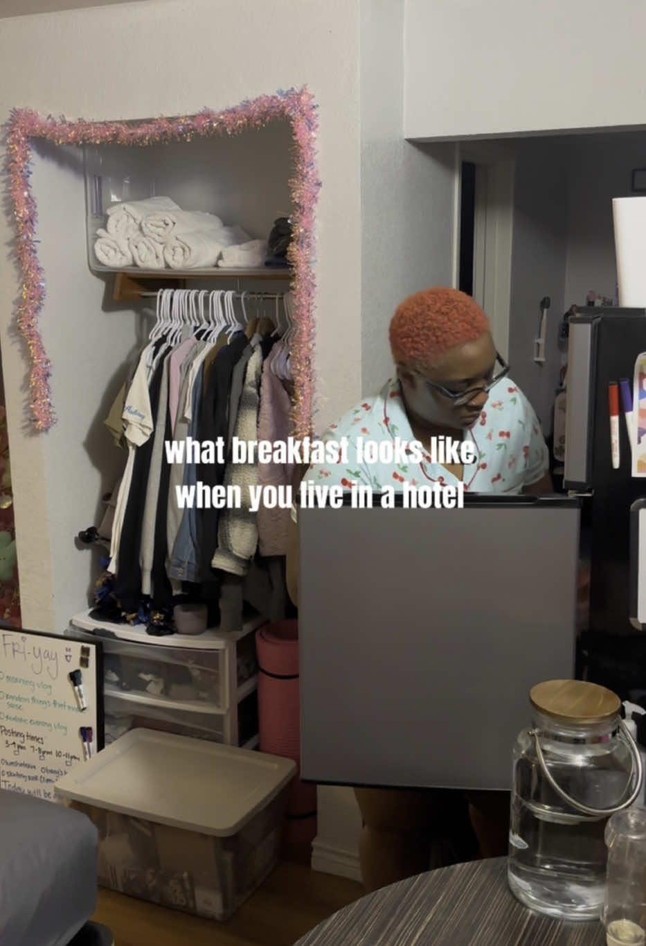 pancakes was bussin, grill lines and everything 😂 #singlemomlife #momlife #hotelbreakfast #hotelstay #reallife #morningroutine #morningvibes #budgetmeals #cookingathome #relatablemom #easymeals #MomsofTikTok #dailyvlog 