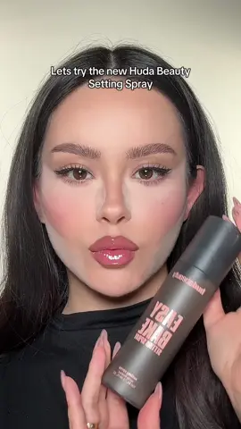 Makeup is locked in 🔒 @Huda Beauty setting spray ✨ #makeup #hudabeauty #hudabeautysettingspray 