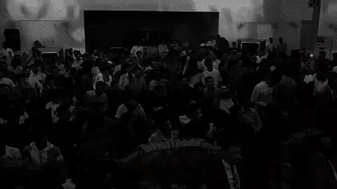 وعلي من تحط ايدي بيدتك بني لجن جناني يكود بية #حسين_ال_دليهم #fyp 