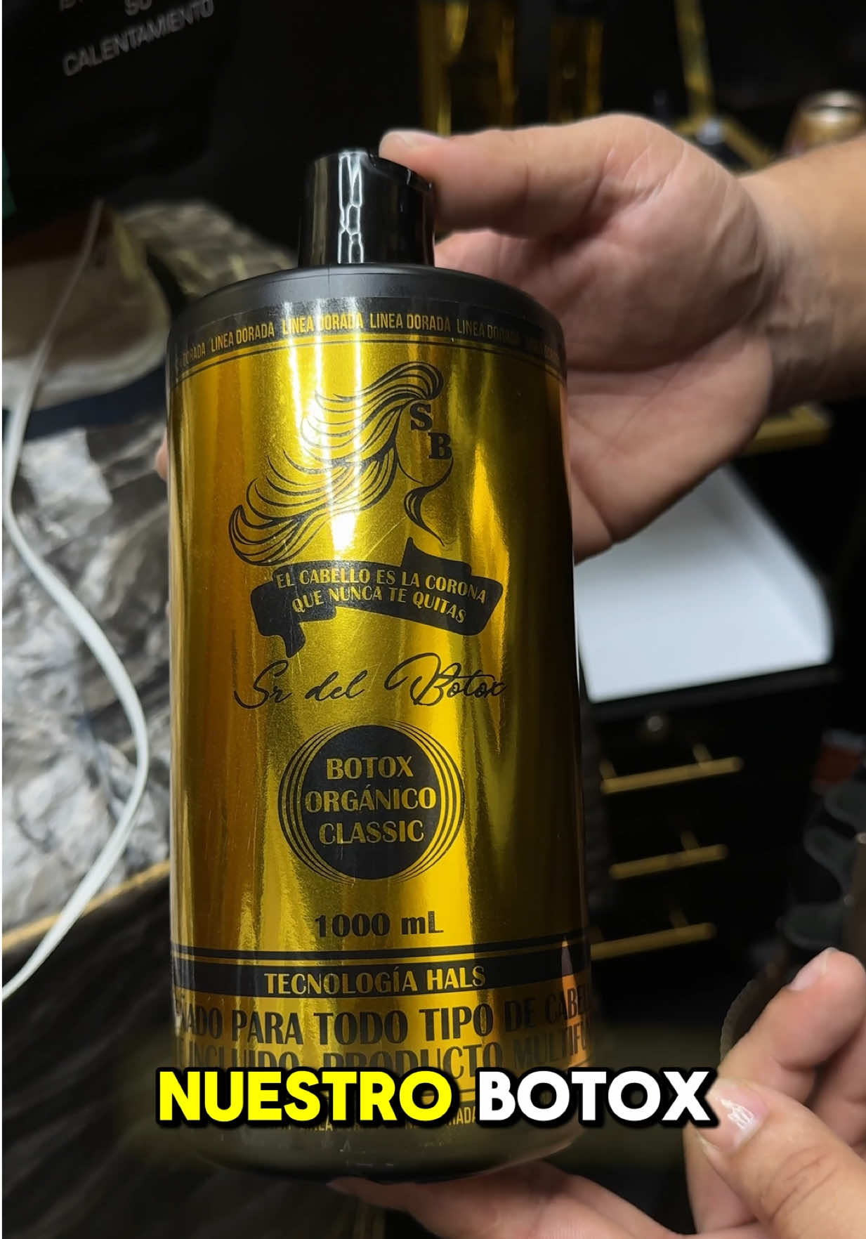 Botox Classic  TEGNOLOGIA 100% ENJUAGABLE  Diseñado para alisar al 100% cualquier tipo de cabello con duración de 4 a 6 meses.   Bienvenidos a la nueva era del botox Capilar “Evoluciona o te extingues” #srdelbotox #srdelbotox🇨🇴 #lineadoradasrdelbotox #elcabelloeslacoronaquenuncatequitas👑 #plexgoldsrdelbotox #phcapilar #hidrolisiscapilar #botoxclassicsrdelbotox #enviosnacionales🇨🇴📦🚚 