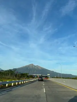 Jalan Tol Dengan View Terbaik 👍💯 dimana lagi kalo bukan kota sejuk Salatiga ninggal cerita hehehe #salatiga #salatigatiktok #salatiga24jam #jalantol #tol #view #trending #viral #fyp 