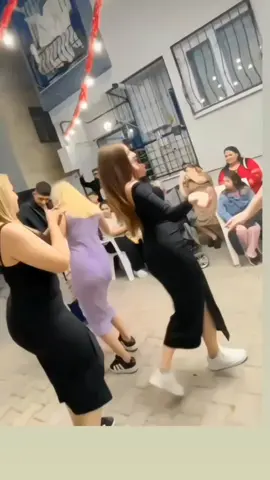 💃🤭Davulcu Şokta 🤭💃 #romanhavası #davulcu #davulzurna #romanhavası2021 #mahalledugunleri #dugunvideolari #trakyalı #trakyadüğünü #trakyakızı #oyunhavası #viral_video #fyp #kesfet 