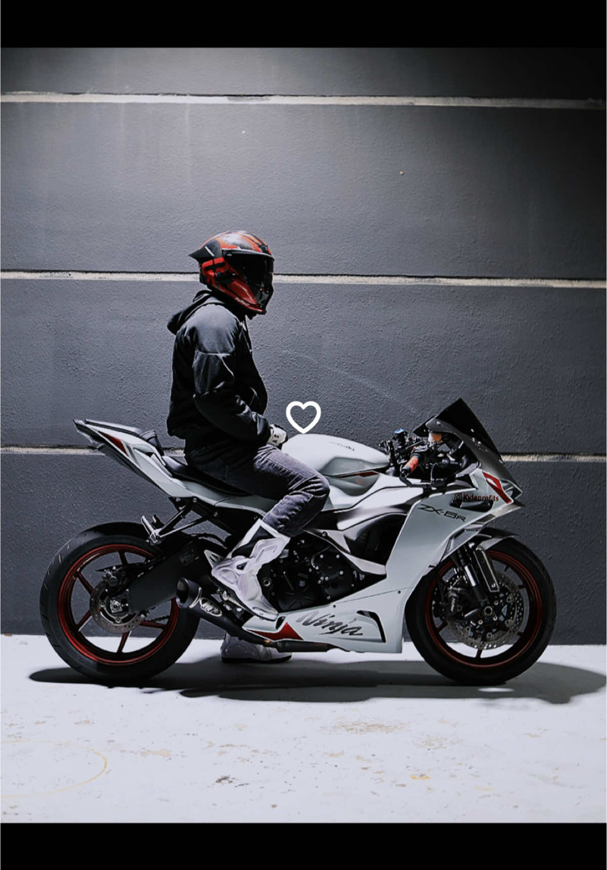 Living in my head rent free 🏡   • • • #kawasakininja #kawasaki #zx6r #superbike #zx6r #bikelife #nightcore #ninja #ruroc #motorcycle #motorcyclesoftiktok #satisfying #honda #bmw #suzuki #yamaha #m4 #alpinestars #whiteboots   