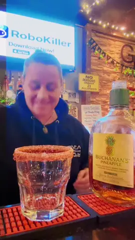 #onthisday how to mix #buchanans #pineapple #wormkeller #drink #Recipe #drinkrecipe #fyp #foryoupage #drinkup 