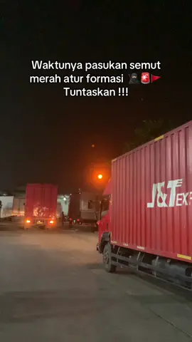 Spesialis overload 🥷🏻🚨🚩#kurirganteng #kurirpaket #jnt #jkt999 #driver #jntexpressid #supirpaket #fypシ゚viral #fyppppppppppppppppppppppp #drivermuda #masukberanda #karyawan #jntexpress #jntflyingbox #ramadhan #1446hijriah #promoramadhan #ramadankembalikuat #thr #pengiriman #promothr 