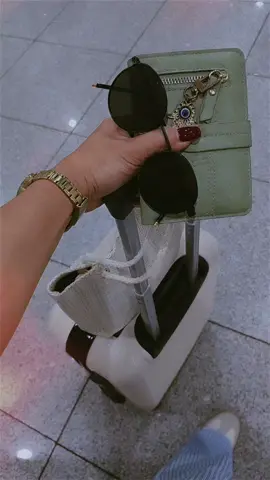 The best kind of walk 😜🫠 #airport #suitcase #fyp #walk #foryourpage 