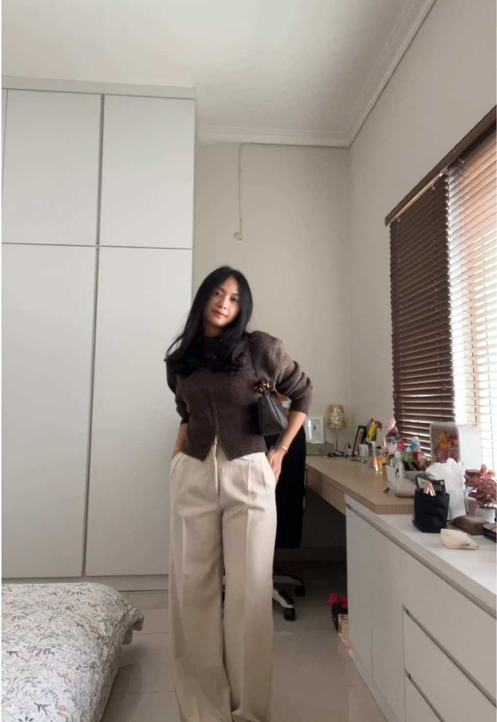 feeling earthy tday🌼  #OOTD #earthtones #outfitideas #oufitoftheday #fitcheck 