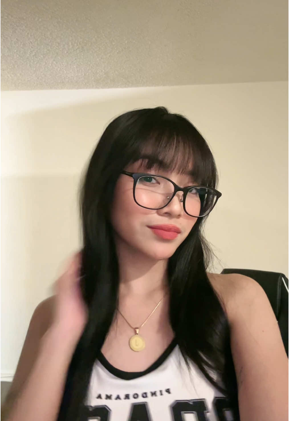 👩🏻‍🦰..👩🏻