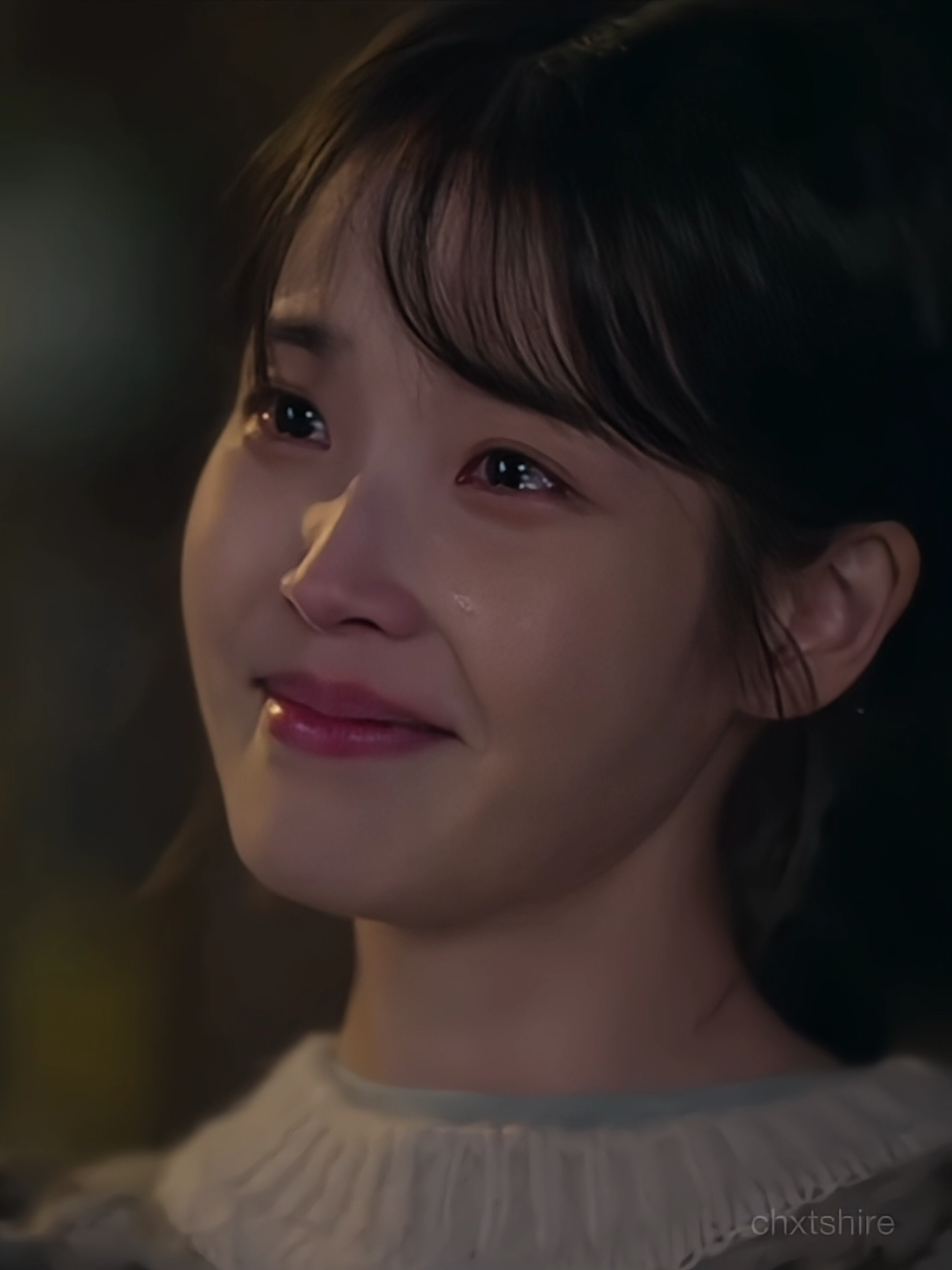 their love may be great but the world decided it isn't enough. #iu #leejieun #leejunyoung #whenlifegivesyoutangerines 