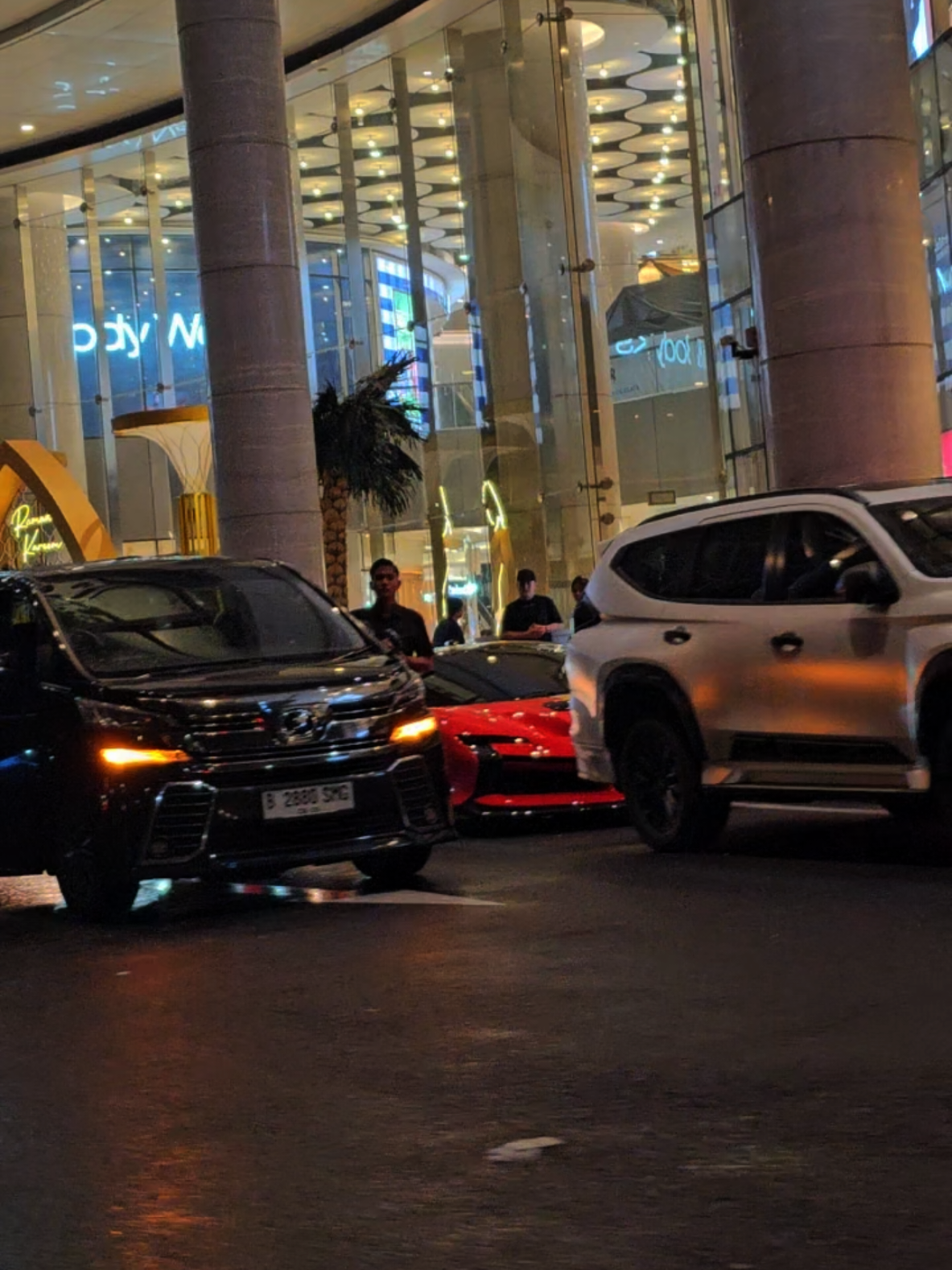 random spotted #spotted #carspotting #sportcar #supercar #hypercar #mercedes #amg #subaru #ferrari #pista #xx #rare #night #surabaya 