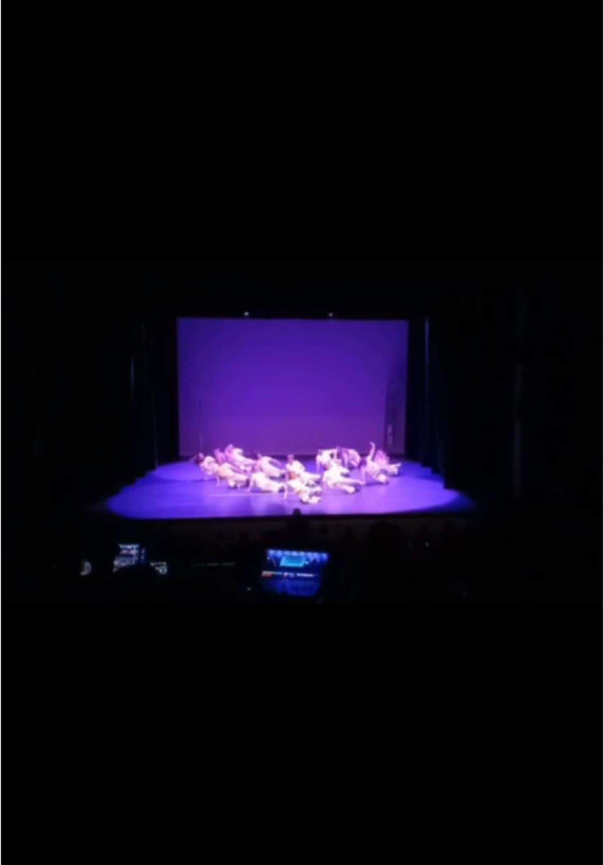 🤍🪩 #more #usher #danceperformance #dansschoolpassionata #dansschool #dans #dansers #dansgroep #dansles #dansjuf #dansteam #dance #dancers #danceclass #dancegroup #danceteam #danceteacher #belgie #belgium #limburg #pelt 