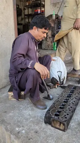 Cylinder Head Cracked & Leakage Checking #amazingtechnique #mechanic #engine #trending #viral #short #fyp #trending #foryoupage #mechanical #truckcaretv 