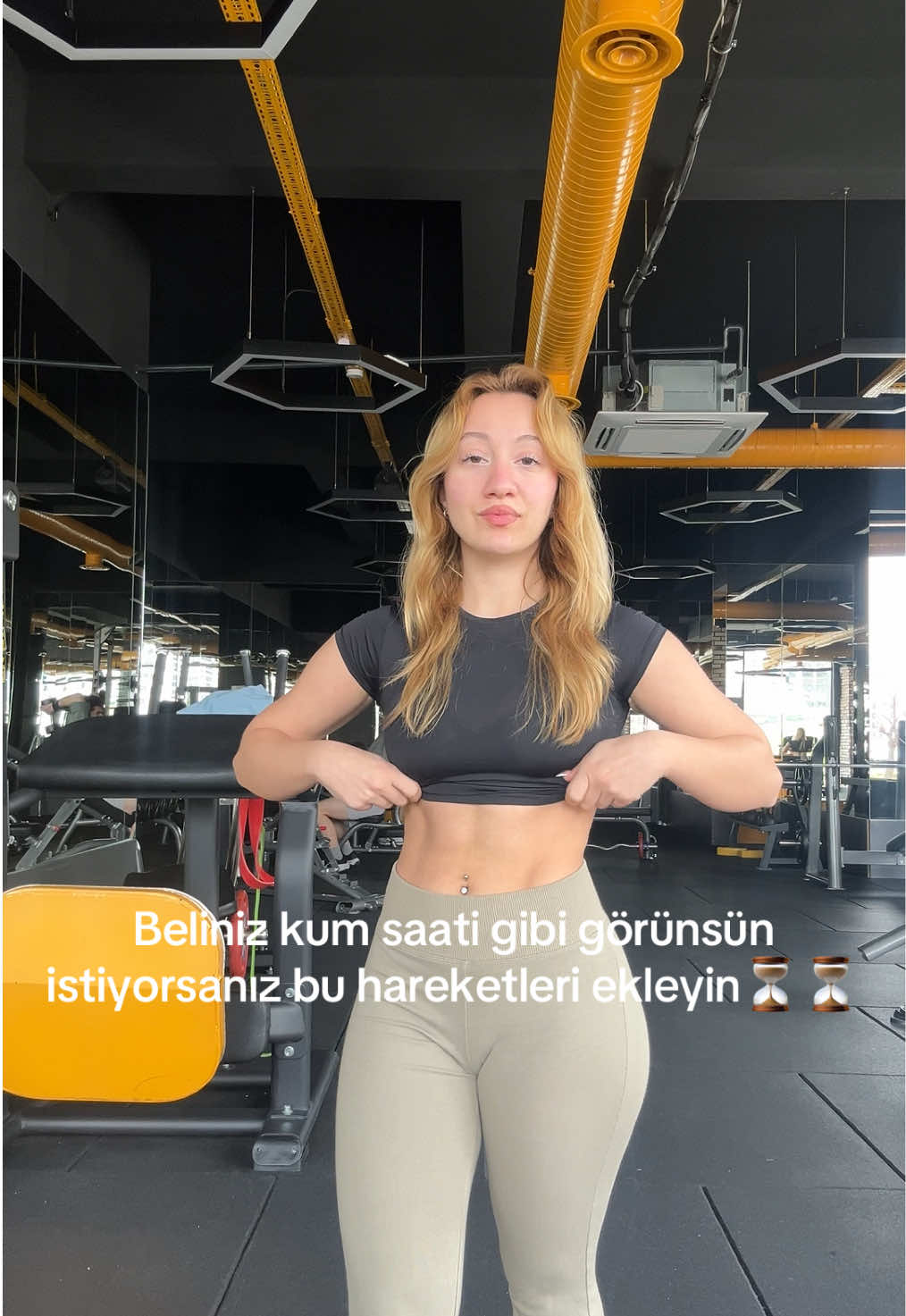 Merhabalarrr yan oblikler  için etkili 3 hareket önerisiyle geldim belinizin kıvrımlı durması  için bu hareketleri deneyebilirsiniz diyet ve cardiolarınızıda unutmayınn🫶🏻 #gym #core #absworkout #kesfet #fypage #fypシ゚ #kesfetteyiz #abs 