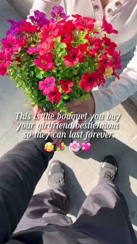 no more dead flowers from forgetting to water them! the prettiest uv resistant faux flowers #fauxflowers #flowers #spring #artificialflowers #frontporchdecor #garden #tiktokshopcreatorpicks #tiktokshopspringsale #tiktokshoprestock #easter #MothersDay #FallDealsForYou #TikTokMadeMeBuyIt #TikTokShopLoveAtFirstFind  #tiktokshopspringglowup #spotlightfinds 