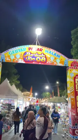 #CapCut @KampoengNgawi @Ngawi update @Ngawimadang.com  @About Ngawi @ABOUTNGAWI @Visit_Ngawi @berkahria08.official #pasarmalam #alunalunngawi #pasarmalamngawi 