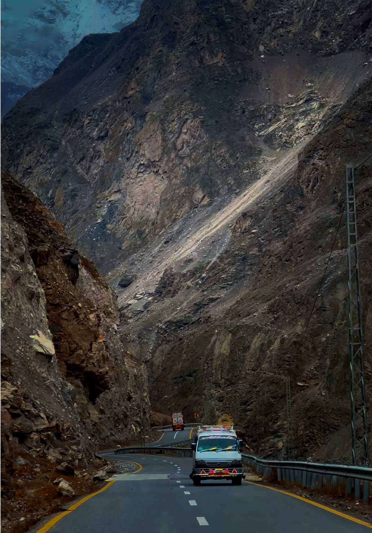 Subhanallah - Skardu road 🏔️❤️😍 𝐖𝐞 𝐎𝐫𝐠𝐚𝐧𝐢𝐬𝐞 𝐁𝐲 𝐑𝐨𝐚𝐝 & 𝐁𝐲 𝐀𝐢𝐫 𝐓𝐫𝐢𝐩𝐬 𝐭𝐨 𝐝𝐢𝐟𝐟𝐞𝐫𝐞𝐧𝐭 𝐝𝐞𝐬𝐭𝐢𝐧𝐚𝐭𝐢𝐨𝐧𝐬 𝐢𝐧 𝐏𝐚𝐤𝐢𝐬𝐭𝐚𝐧.🇵🇰  Public Group tours | Customised family  Honyemoon | Corporate | college & University tours. 𝐀:𝐋𝐢𝐬𝐭 𝐨𝐟 𝐞𝐯𝐞𝐫𝐲 𝐰𝐞𝐞𝐤 𝐩𝐮𝐛𝐥𝐢𝐜 𝐭𝐨𝐮𝐫𝐬 𝐭𝐨 𝐝𝐢𝐟𝐟𝐞𝐫𝐞𝐧𝐭 𝐝𝐞𝐬𝐭𝐢𝐧𝐚𝐭𝐢𝐨𝐧 𝐟𝐫𝐨𝐦 𝐋𝐚𝐡𝐨𝐫𝐞- 𝐅𝐚𝐢𝐬𝐚𝐥𝐚𝐛𝐚𝐝 & 𝐈𝐬𝐥𝐚𝐦𝐚𝐛𝐚𝐝 𝟖 𝐃𝐚𝐲𝐬 𝐆𝐫𝐚𝐧𝐝 𝐇𝐮𝐧𝐳𝐚 𝐩𝐥𝐮𝐬 𝐒𝐤𝐚𝐫𝐝𝐮 𝟔 𝐃𝐚𝐲𝐬 𝐒𝐤𝐚𝐫𝐝𝐮 & 𝐁𝐚𝐬𝐡𝐨 𝐯𝐚𝐥𝐥𝐞𝐲 𝟓 𝐃𝐚𝐲𝐬 𝐇𝐮𝐧𝐳𝐚-𝐂𝐡𝐢𝐧𝐚 𝐛𝐨𝐚𝐫𝐝𝐞𝐫 & 𝐍𝐚𝐥𝐭𝐞𝐫 𝟓 𝐃𝐚𝐲𝐬 𝐅𝐚𝐢𝐫𝐲 𝐌𝐞𝐚𝐝𝐨𝐰𝐬 & 𝐍𝐚𝐧𝐠𝐚𝐩𝐚𝐫𝐛𝐚𝐭 𝟑 𝐃𝐚𝐲𝐬 𝐒𝐰𝐚𝐭 - 𝐊𝐚𝐥𝐚𝐦 & 𝐌𝐚𝐥𝐚𝐦𝐣𝐚𝐛𝐚 𝟑 𝐃𝐚𝐲𝐬 𝐀𝐫𝐚𝐧𝐠𝐤𝐞𝐥 𝐍𝐞𝐞𝐥𝐮𝐦 𝐯𝐚𝐥𝐥𝐞𝐲 𝐊𝐚𝐬𝐡𝐦𝐢𝐫 𝐁:𝐁𝐲 𝐚𝐢𝐫 𝐭𝐫𝐢𝐩𝐬 By air trips Available from Islamabad - Lahore - Dubai & Karachi. 𝟓 𝐭𝐨 𝟕 𝐃𝐚𝐲𝐬 𝐁𝐲 𝐚𝐢𝐫 𝐭𝐫𝐢𝐩 𝐭𝐨 𝐒𝐤𝐚𝐫𝐝𝐮 𝐯𝐚𝐥𝐥𝐞𝐲 𝟓 𝐃𝐚𝐲𝐬 𝐁𝐲 𝐚𝐢𝐫 𝐭𝐫𝐢𝐩 𝐭𝐨 𝐇𝐮𝐧𝐳𝐚 𝐯𝐚𝐥𝐥𝐞𝐲 𝟖 𝐭𝐨 𝟏𝟎 𝐃𝐚𝐲𝐬 𝐇𝐮𝐧𝐳𝐚 𝐯𝐚𝐥𝐥𝐞𝐲 𝐩𝐥𝐮𝐬 𝐬𝐤𝐚𝐫𝐝𝐮 𝐯𝐚𝐥𝐥𝐞𝐲 𝐅𝐨𝐫 𝐅𝐮𝐫𝐭𝐡𝐞𝐫 𝐃𝐞𝐭𝐚𝐢𝐥𝐬 𝐃𝐦 us , 𝐖𝐡𝐚𝐭𝐬𝐀𝐩𝐩 𝐍𝐮𝐦𝐛𝐞𝐫 𝐌𝐞𝐧𝐭𝐢𝐨𝐧𝐞𝐝 𝐈𝐧 𝐏𝐫𝐨𝐟𝐢𝐥𝐞 📥 #foryou #foryoupage #skardutourismclub #k2adventureclub #unfrezzmyaccount #goomopakistan 