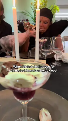 To have dinner with Michele Lamy and her hairless cat  📸: @Carlita  #michelelamy #rickowens #designer #fashion #fashiontok #design #celebrity #dinner #cat #hairlesscat #funny #fyp #viral 