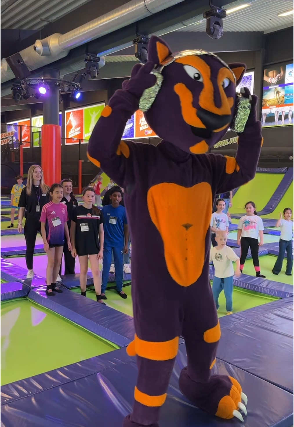 Danke an alle die mitgemacht haben, wir und auch Tiger hatten sehr viel Spaß ☺️ #fy #fyp #foryou #foryoupage #trampolinepark #trampolinpark #trampolinhalle #tigerjump #tigerjumpoberhausen #ausflug #ausflugsziel #freizeitaktivitäten #oberhausen #ausflugnrw #nrw #ausflugmitkindern #ausflugstipp #kindergeburtstag 