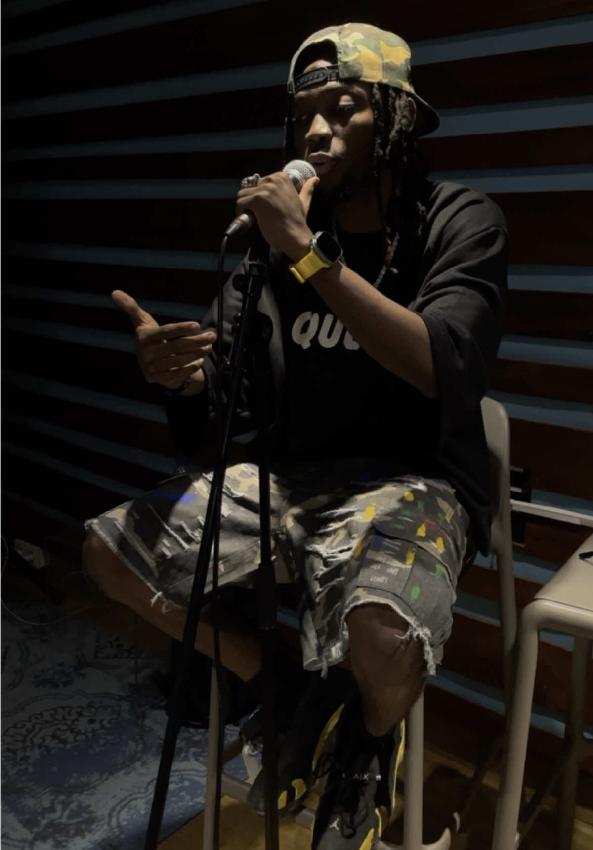 À l’occasion de mon concert qui se tiendra le lendemain de la fête de RAMADAN , j’ai décidé de vous jouer certaines de mes chansons favorites . Nous débutons ici par « BILAN 1 » , qui a été supprimé des plateformes mais que je jouerai pendant ce concert . Merci 🤍