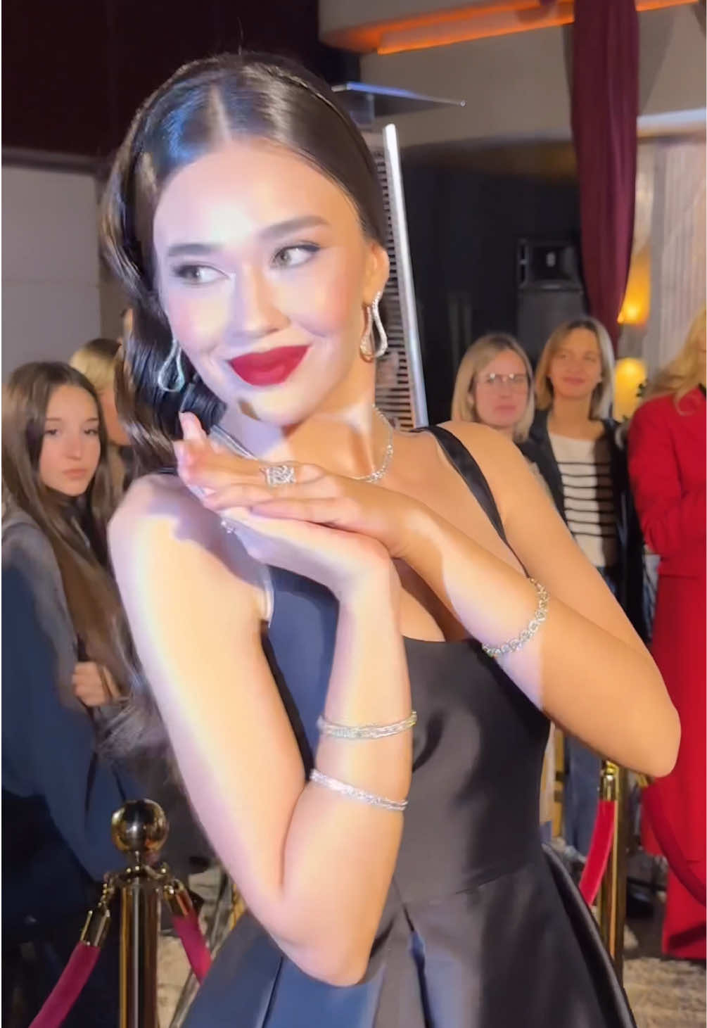 İkizler burcu ruh hali degisimi..  #ftypシ #f #tiktokviral #fypage #fy #model #modelling #diamond #shine 